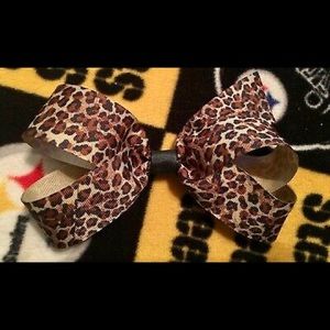 Leopard Print Hair Bow by Bellissimo Bows 🐆